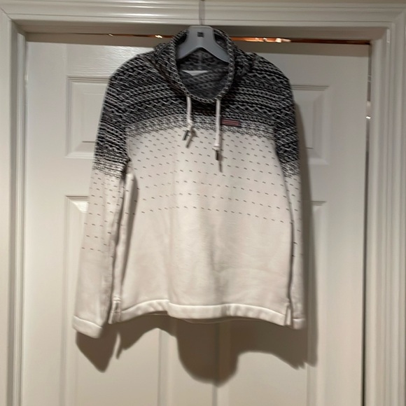 Vineyard Vines funnel neck pullover - Picture 1 of 3